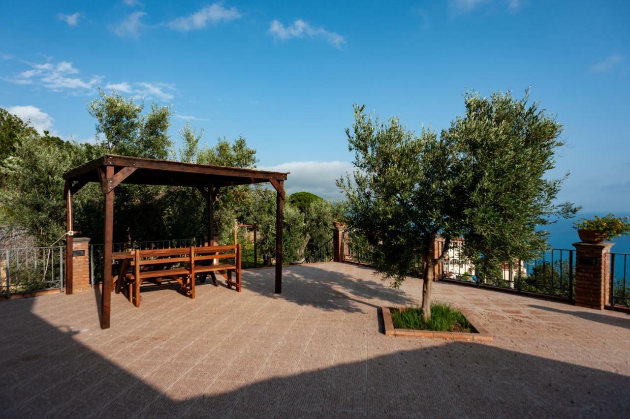 Azienda Agrituristica Le Terre Di San Leonardo Cetraro Luaran gambar